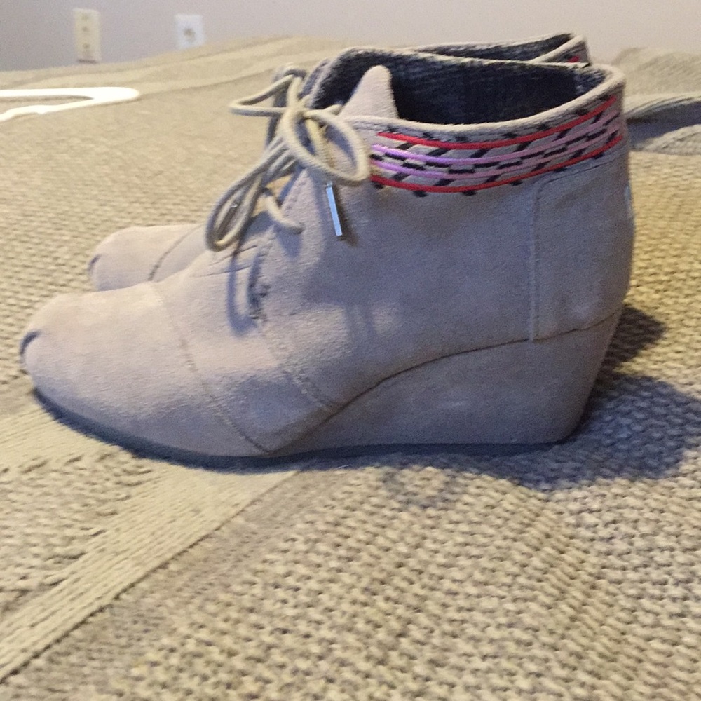 Toms heels